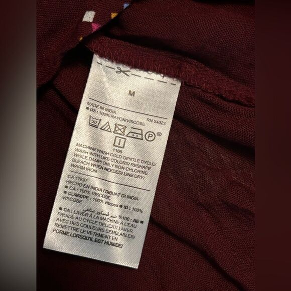 Old Navy Women’s Medium red geometric boho sexy swing Blouse - NWT peasant top - Picture 5 of 9